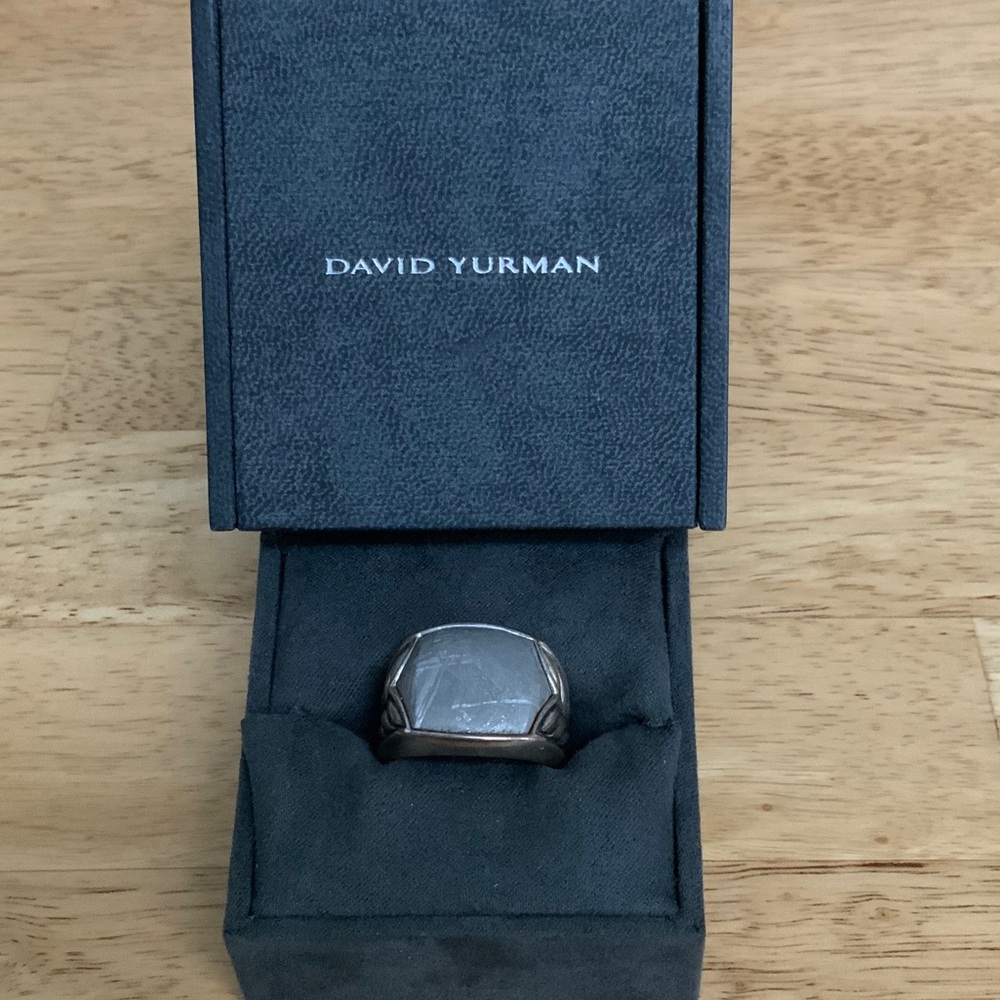 David Yurman
Meteorite Signet Ring